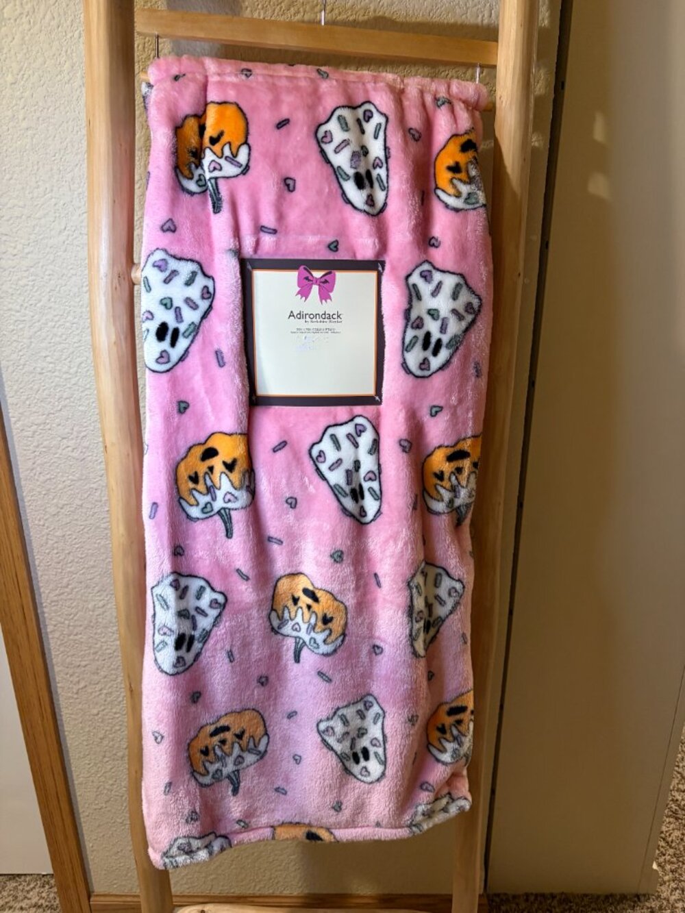 Ghostly Throw Pink Ghost Pumpkin Halloween Plush Blanket 60x70 NWT - Picture 4 of 5